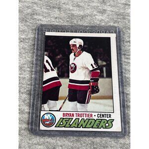 O-Pee-Chee Islander Bryan Trottier 1977-78 Hockey Trading Card #105
